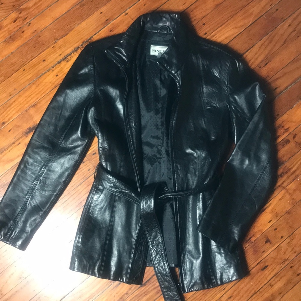 📌 Leather Trench